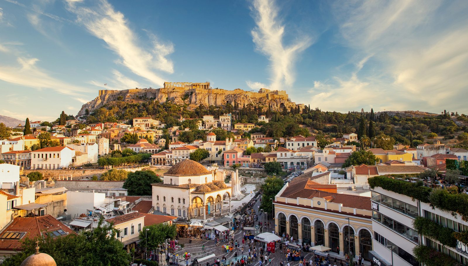 Blick über Monastiraki auf die Akropolis in Athen
